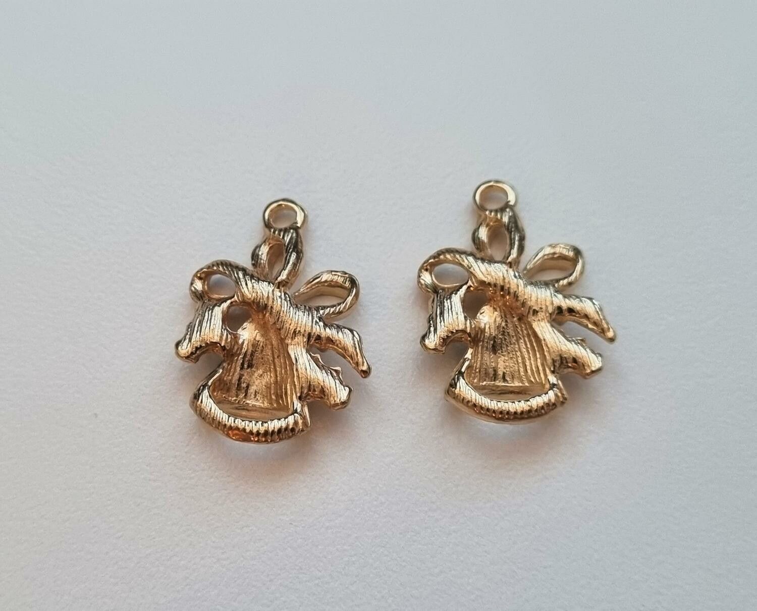 2 st bjällror, Julbjällror. Hängen / berlocker / charms till jul