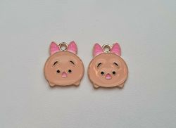 2 st Grisar Hängen / berlocker / charms till smyckestillverkning