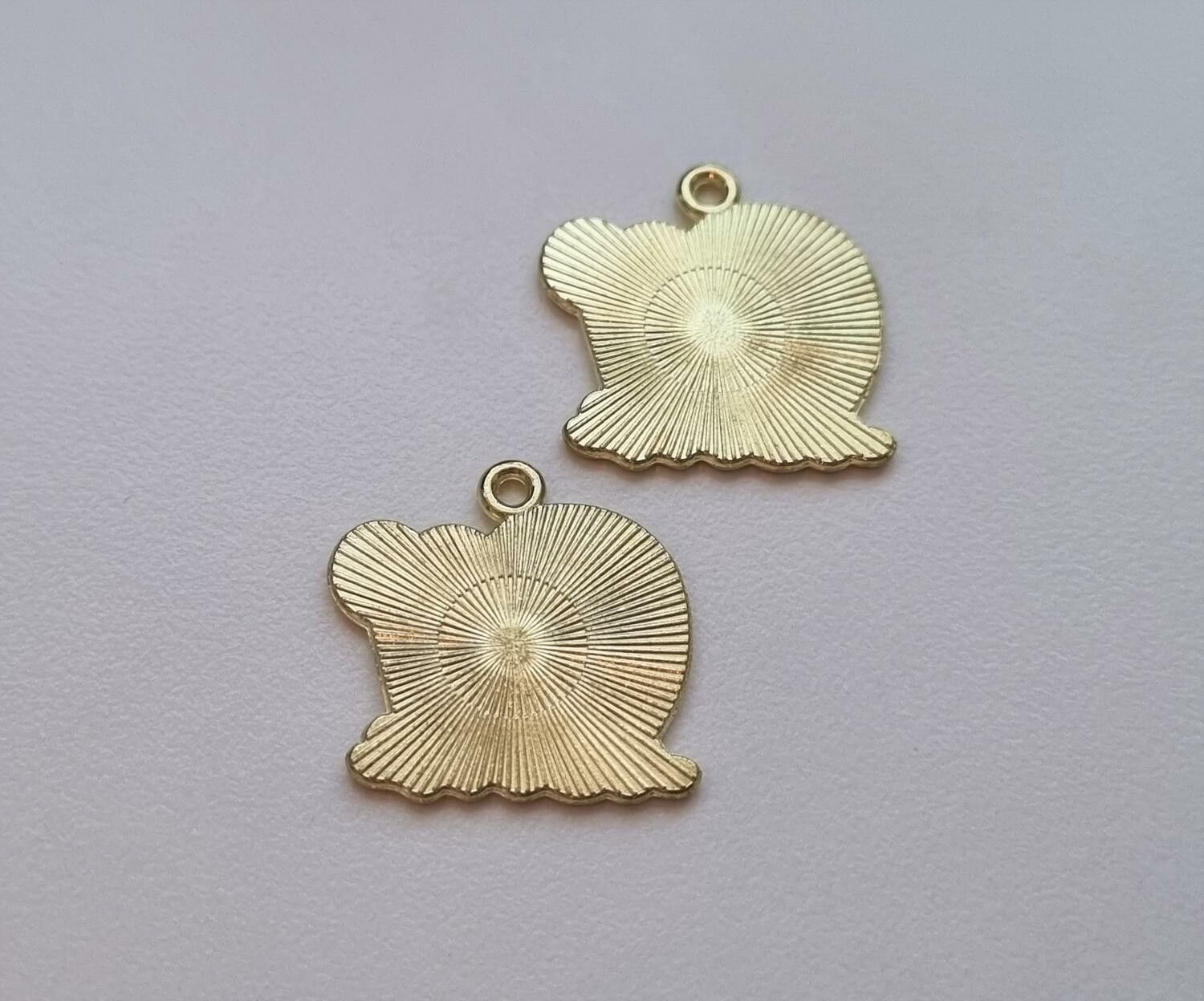 2 st Sniglar hängen / berlocker / charms till smyckestillverkning