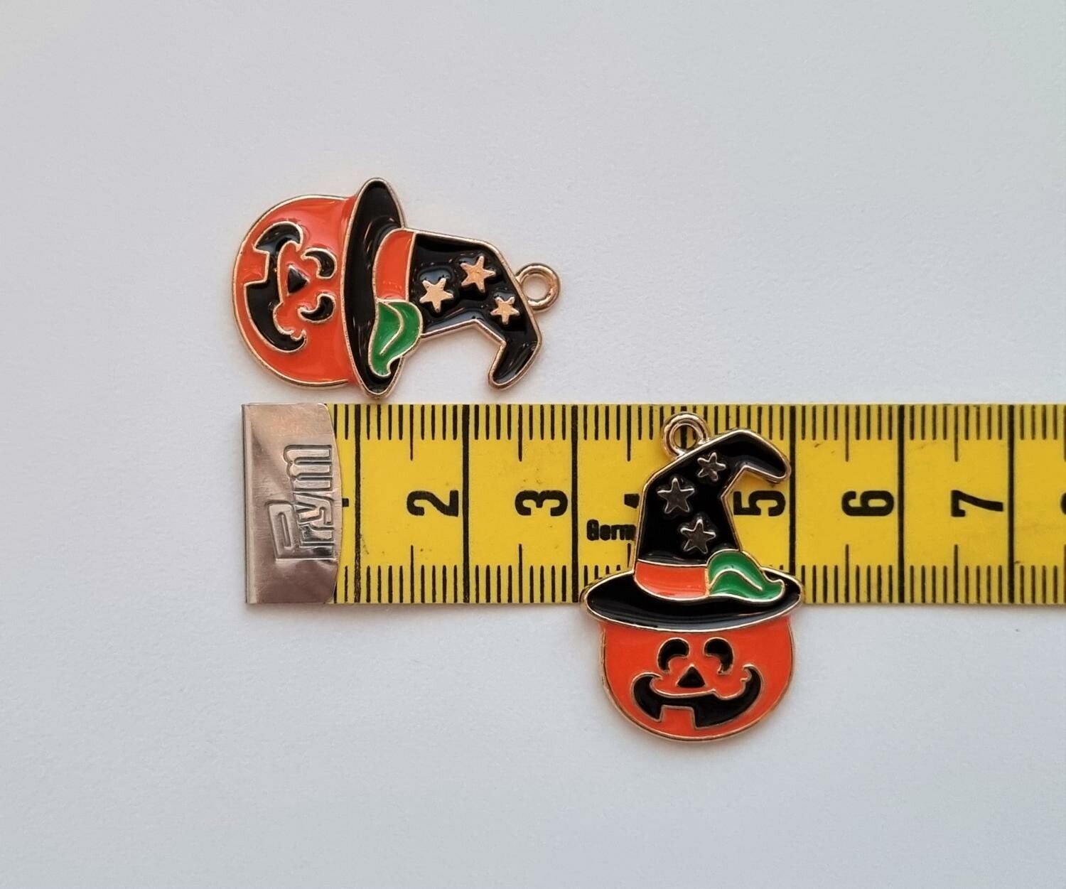 2 st Pumpor Berlocker / charms för Halloween (variant 1)