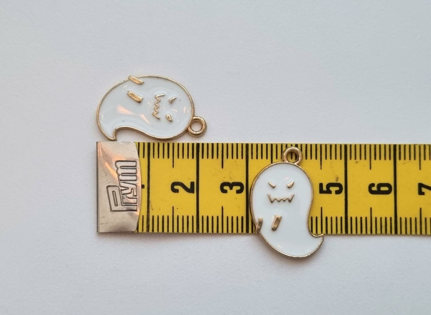2 st Spöken, Gastar. Berlocker / charms för smyckestillverkning