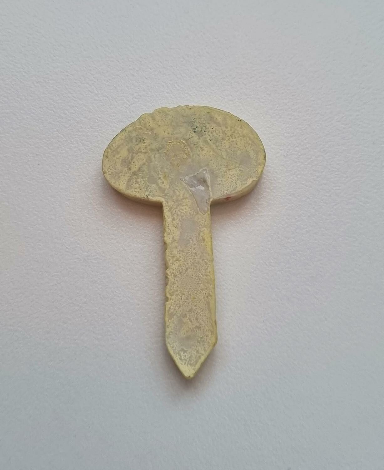 1 st liten skylt. Miniatyr / figurin för dockskåpet, tittskåp mm