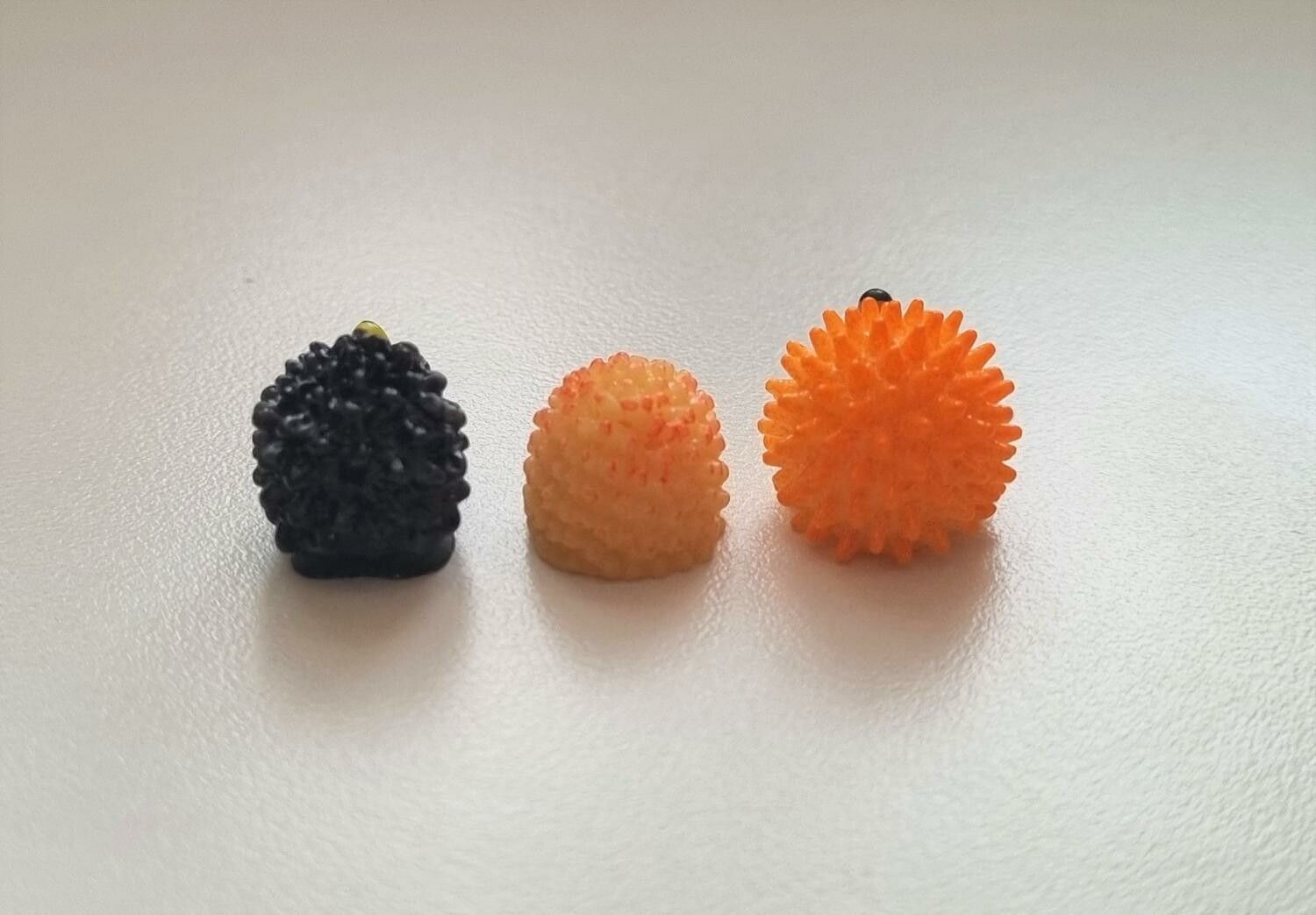 3 st Igelkottar - miniatyrer / figuriner för dockskåpet, tittskåp mm