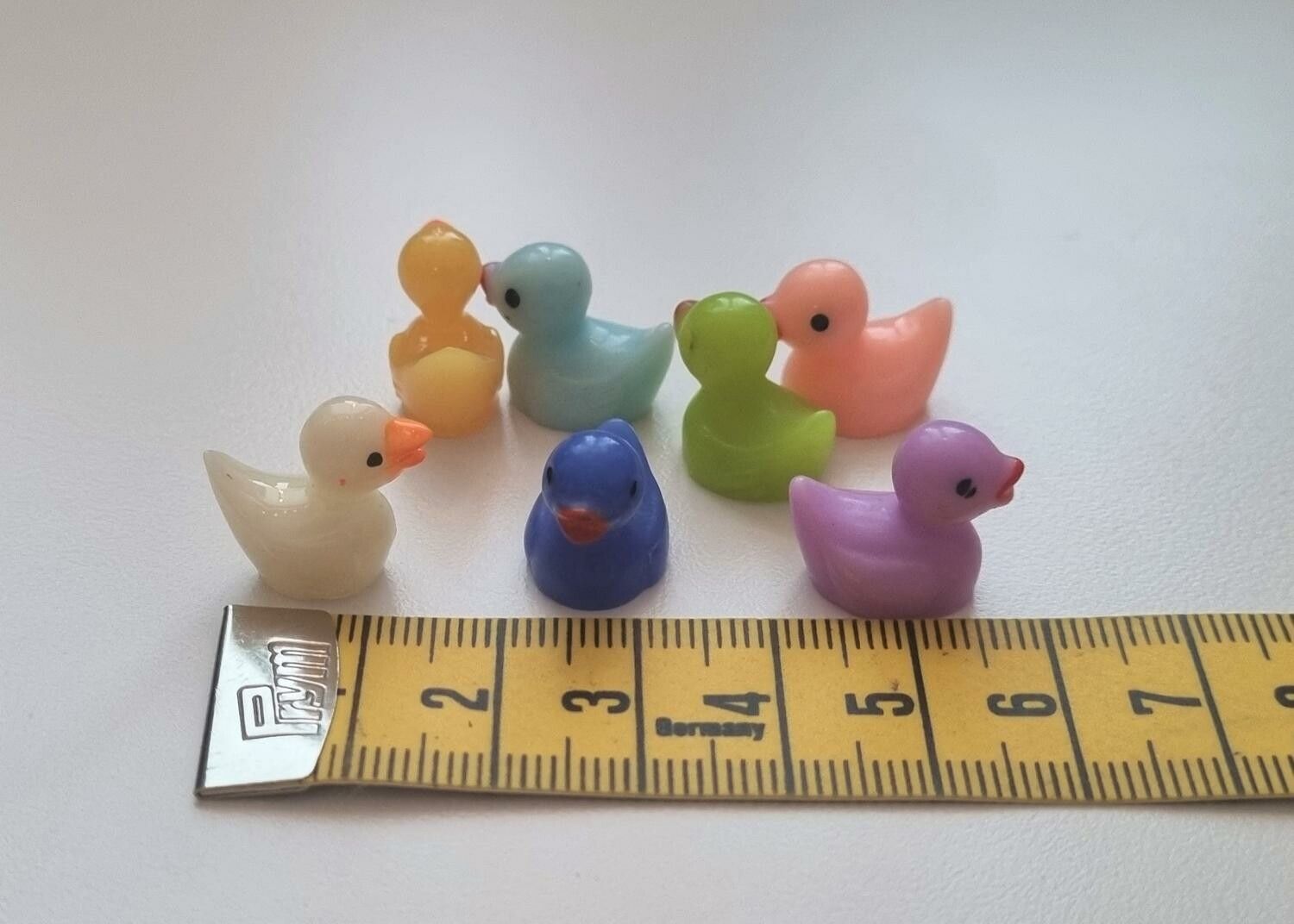 7 st Ankor - miniatyrer / figuriner för dockskåpet, tittskåp mm
