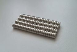 100 st Neodymium magneter (5x2 mm) runda magneter