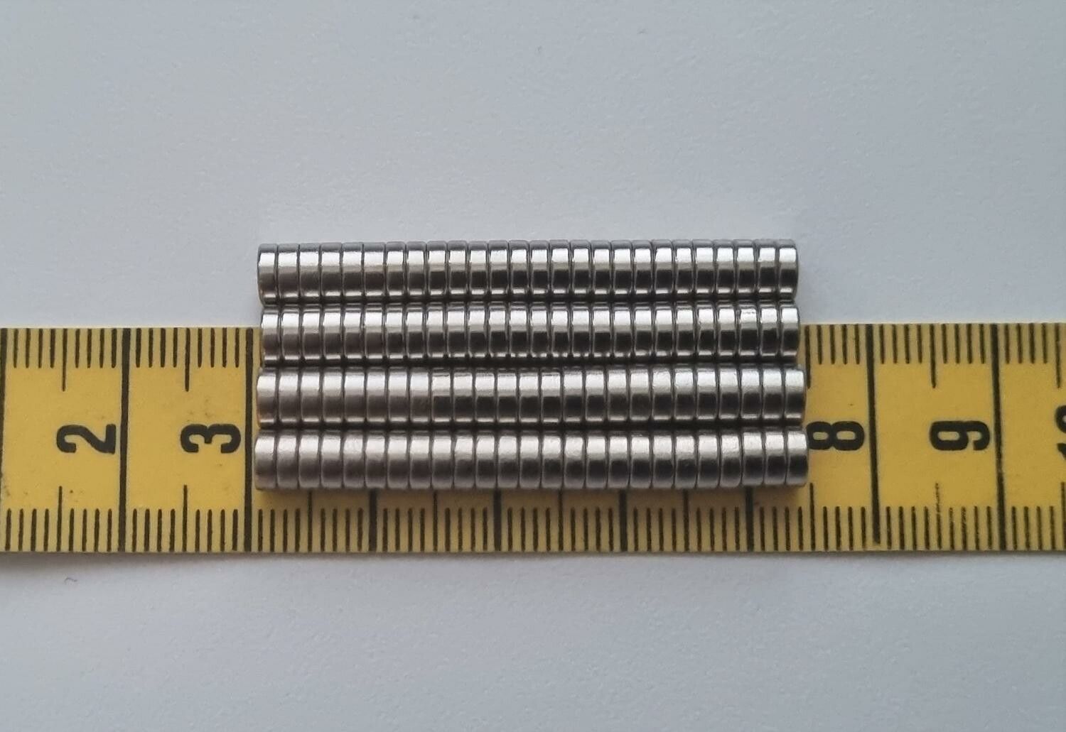 100 st Neodymium magneter (5x2 mm) runda magneter