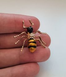 Brosch, Myra / insekt (ca 2,6 cm)