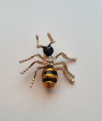 Brosch, Myra / insekt (ca 2,6 cm)