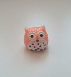 Handmålad uggla, miniatyr, miniatyruggla, miniuggla (1,9 cm hög - Rosa)