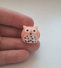 Handmålad uggla, miniatyr, miniatyruggla, miniuggla (1,9 cm hög - Rosa)