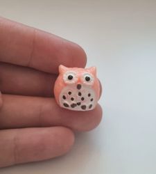 Handmålad uggla, miniatyr, miniatyruggla, miniuggla (1,9 cm hög - Rosa)