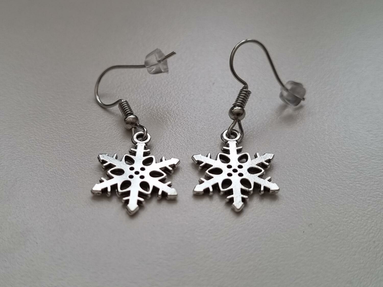 Örhängen Snöflingor, antiksilverfärgade