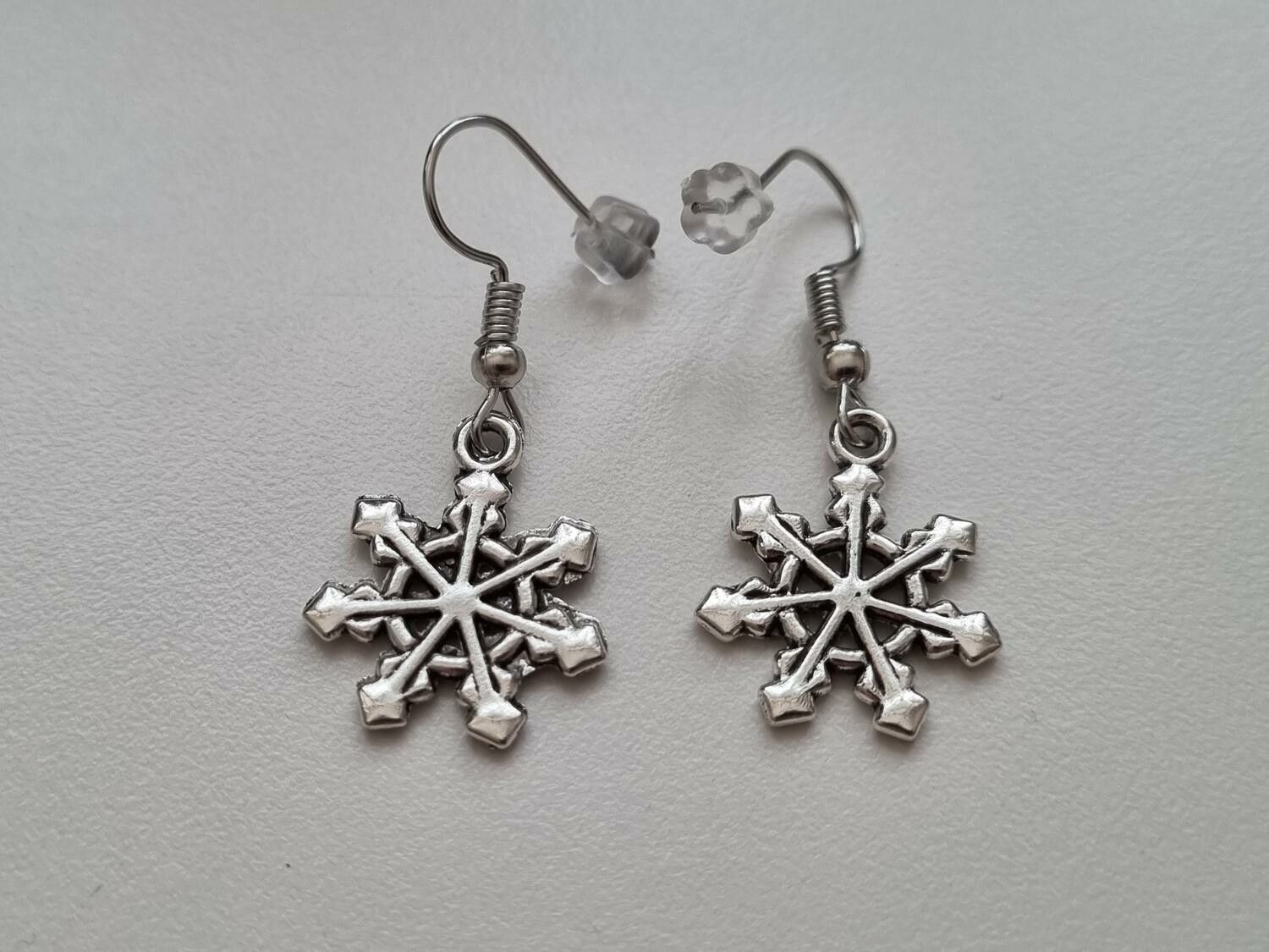 Örhängen Snöflingor, antiksilverfärgade