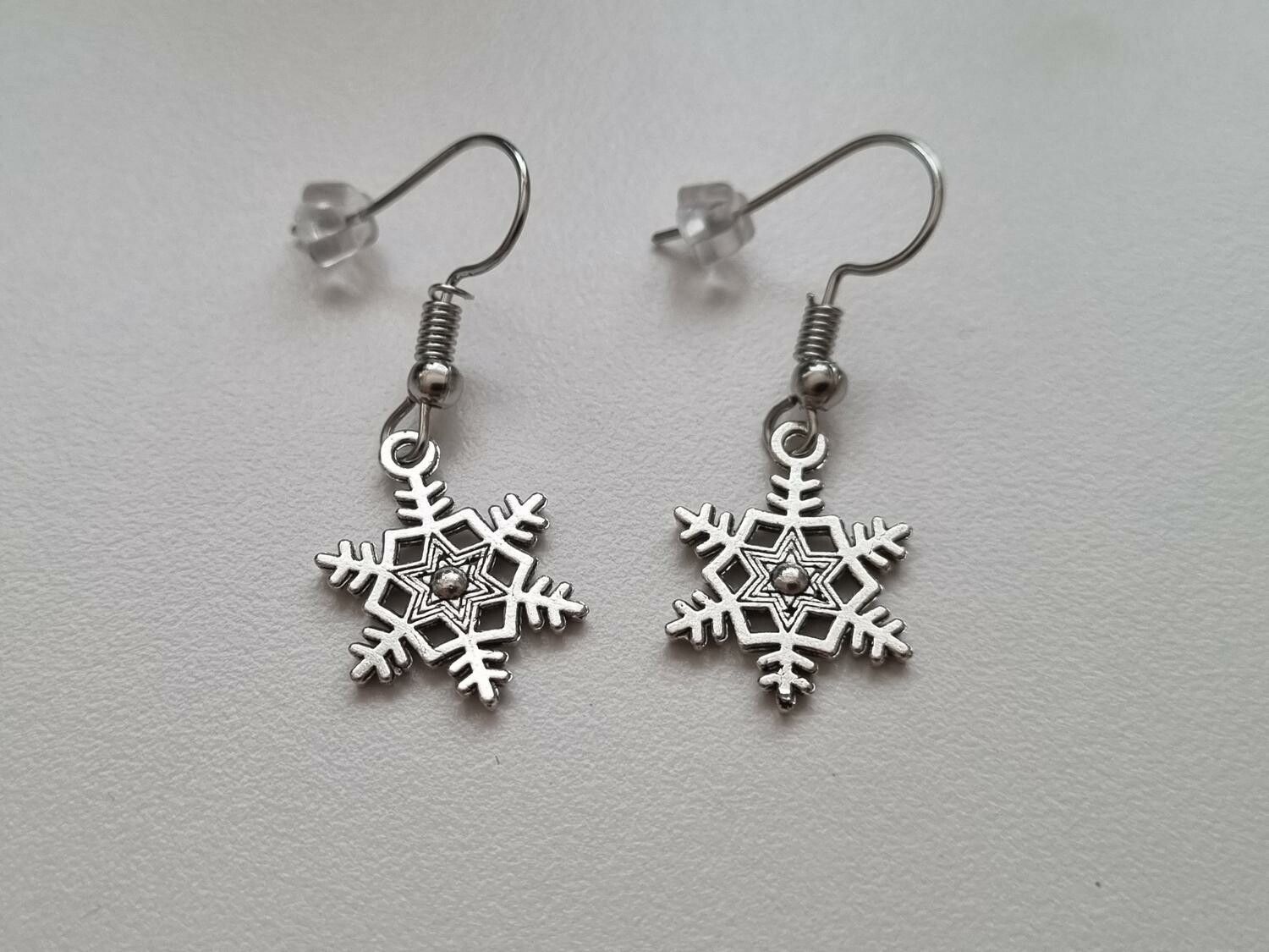 Örhängen Snöflingor, antiksilverfärgade
