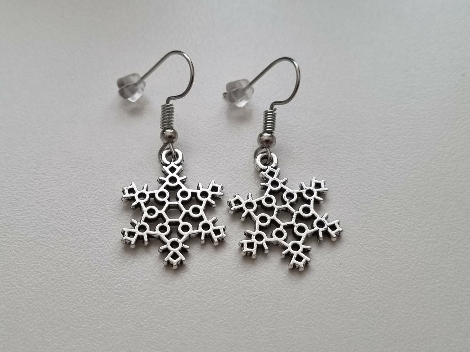 Örhängen Snöflingor, antiksilverfärgade