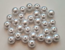 30 st vita pärlor, beads (10 mm)
