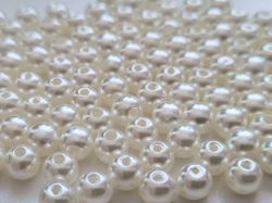 50 st grå/vita pärlor (6 mm)