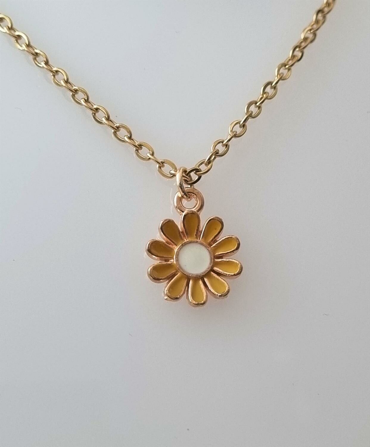 Halsband med en orange blomma (45 cm lång kedja)