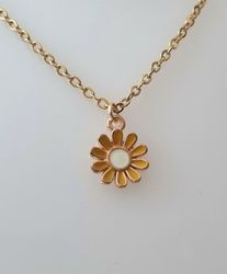 Halsband med en orange blomma (45 cm lång kedja)