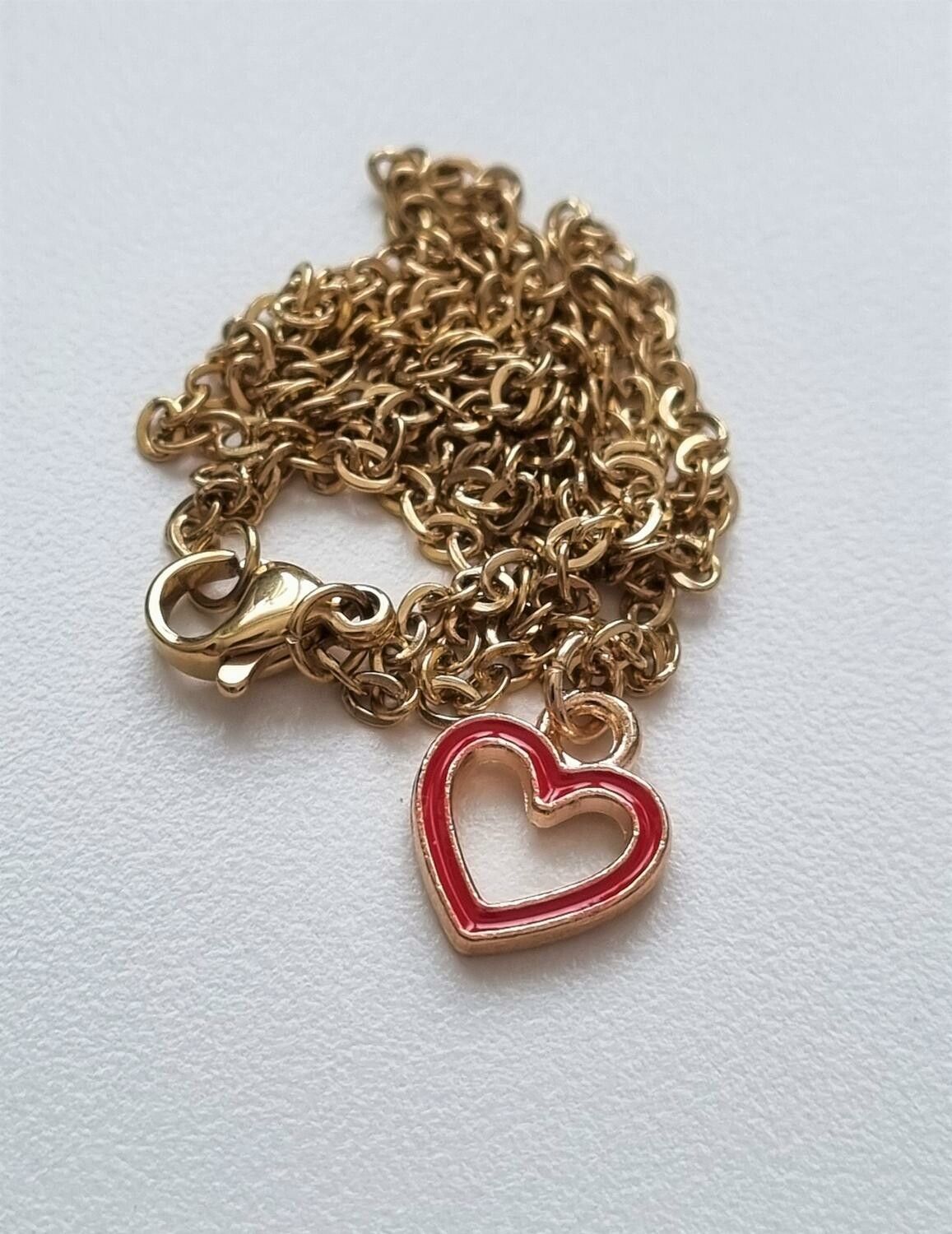 Halsband med ett rött hjärta (45 cm lång kedja)