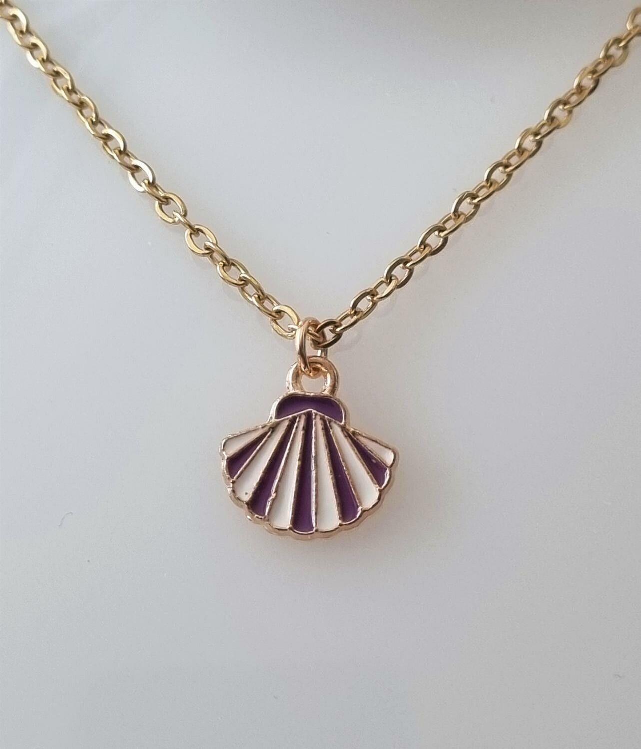 Halsband med ett snäckskal (45 cm lång kedja)