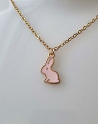 Halsband med en rosa kanin (50 cm lång kedja) Kaninberlock