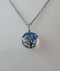 Halsband med rund glasberlock - Blått träd (45 cm lång kedja)