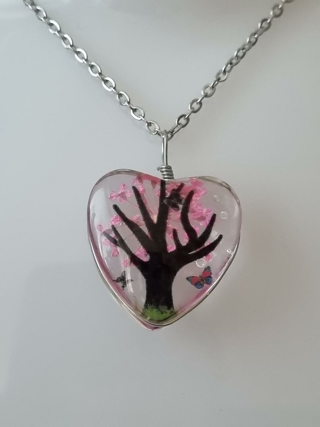 Halsband med hjärtformad glasberlock - Stort träd (45 cm lång kedja) - Cerise