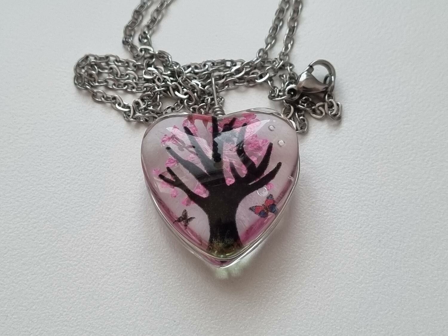 Halsband med hjärtformad glasberlock - Stort träd (45 cm lång kedja) - Cerise