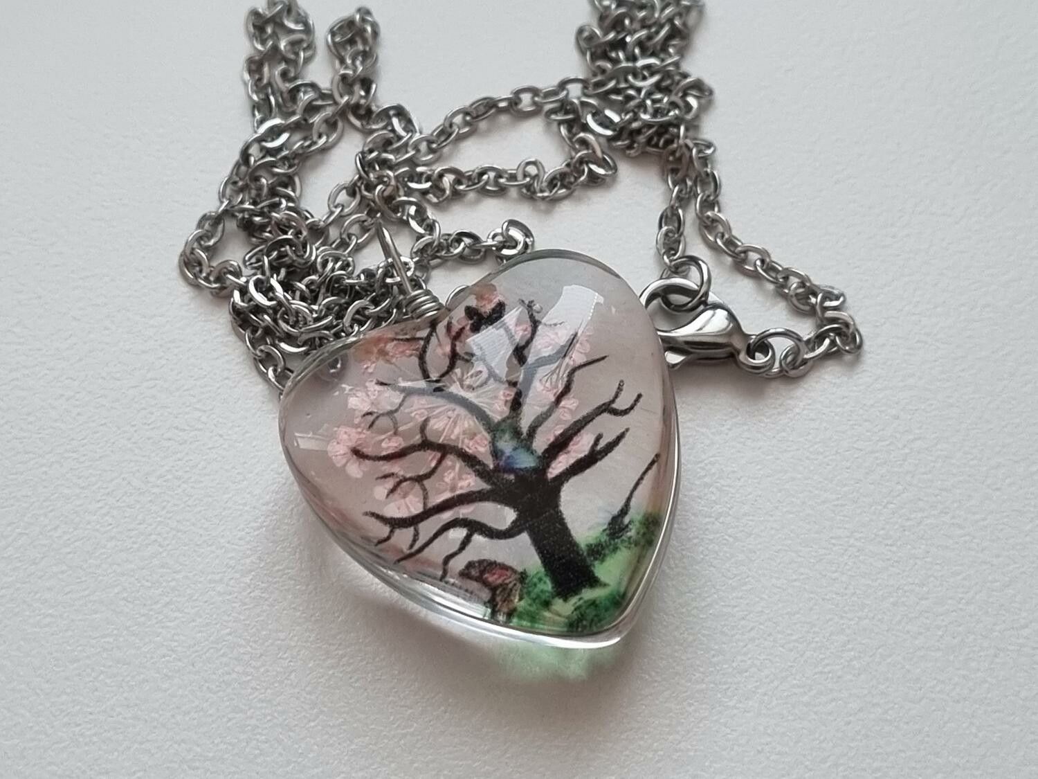 Halsband med hjärtformad glasberlock - Stort träd (50 cm lång kedja) - Rosa