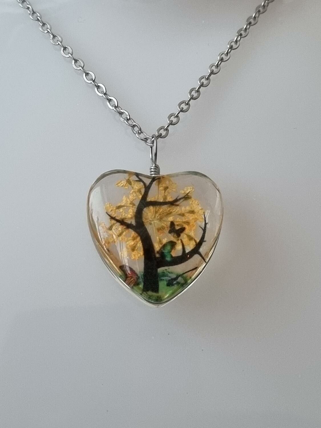 Halsband med hjärtformad glasberlock - Stort träd (50 cm lång kedja) - Orange