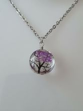 Halsband med rund glasberlock - Lila träd (45 cm lång kedja)