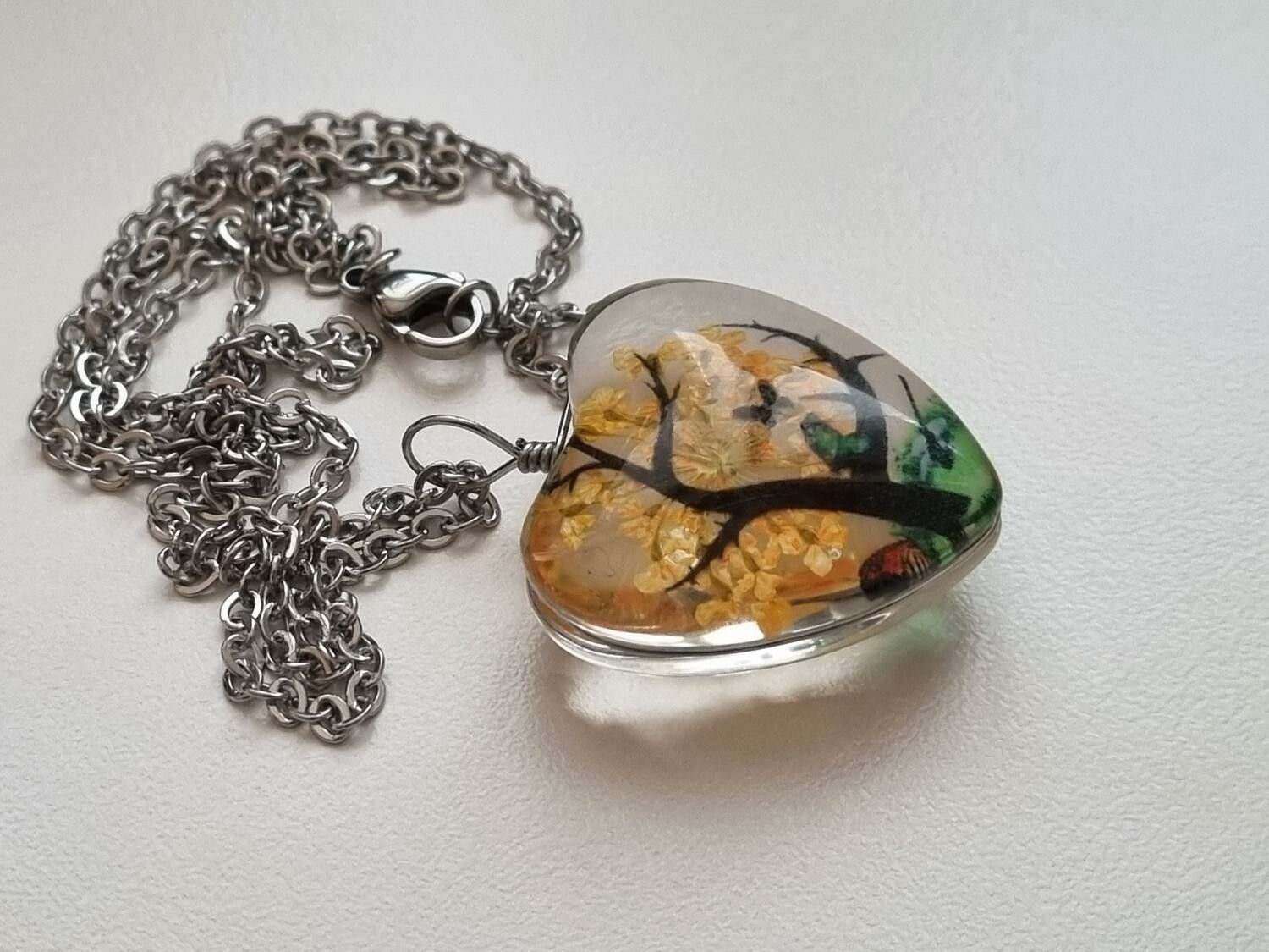 Halsband med hjärtformad glasberlock - Stort träd (50 cm lång kedja) - Orange