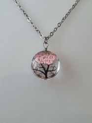 Halsband med rund glasberlock - Rosa träd (45 cm lång kedja)