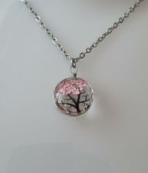 Halsband med rund glasberlock - Sött rosa träd (45 cm lång kedja)