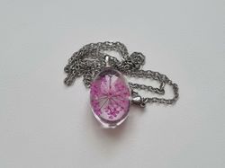 Halsband med oval glasberlock (50 cm lång kedja) - Cerise/lila