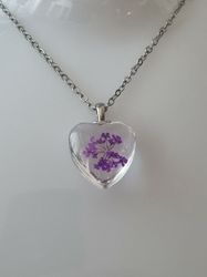 Halsband med hjärtformad glasberlock (50 cm lång kedja) - Lila