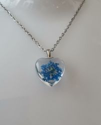 Halsband med hjärtformad glasberlock (45 cm lång kedja) - Blått