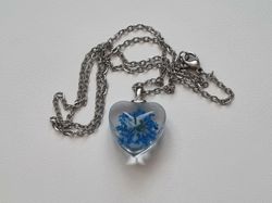 Halsband med hjärtformad glasberlock (45 cm lång kedja) - Blått