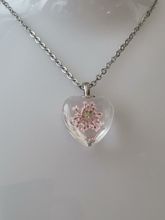 Halsband med hjärtformad glasberlock (50 cm lång kedja) - Rosa