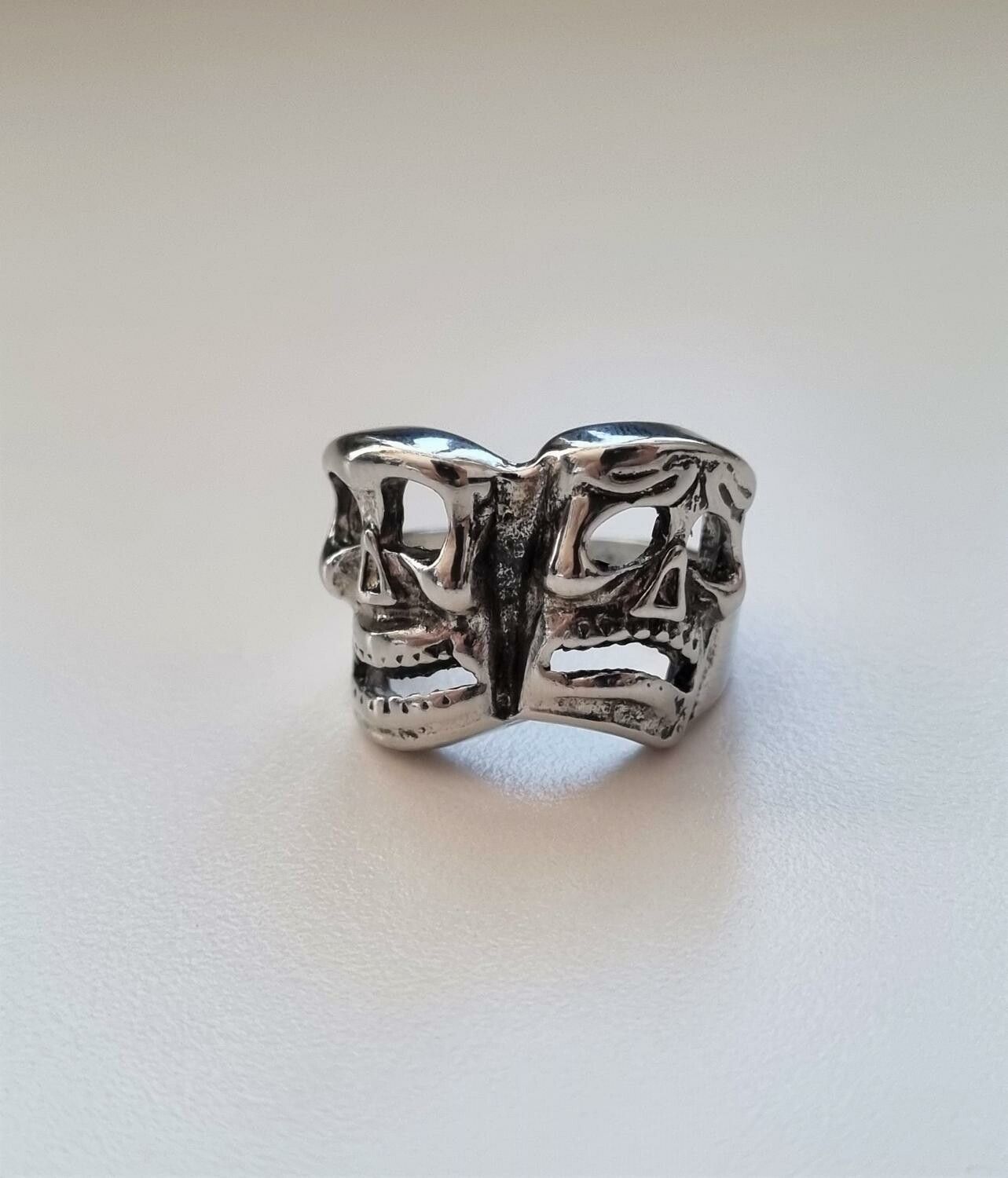 Silverfärgad ring - Komedi och tragedi (17,7 mm innermått, vikt 7 gram)