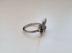 Silverfärgad ring - Fjäril (18,1 mm innermått, vikt 2 gram)
