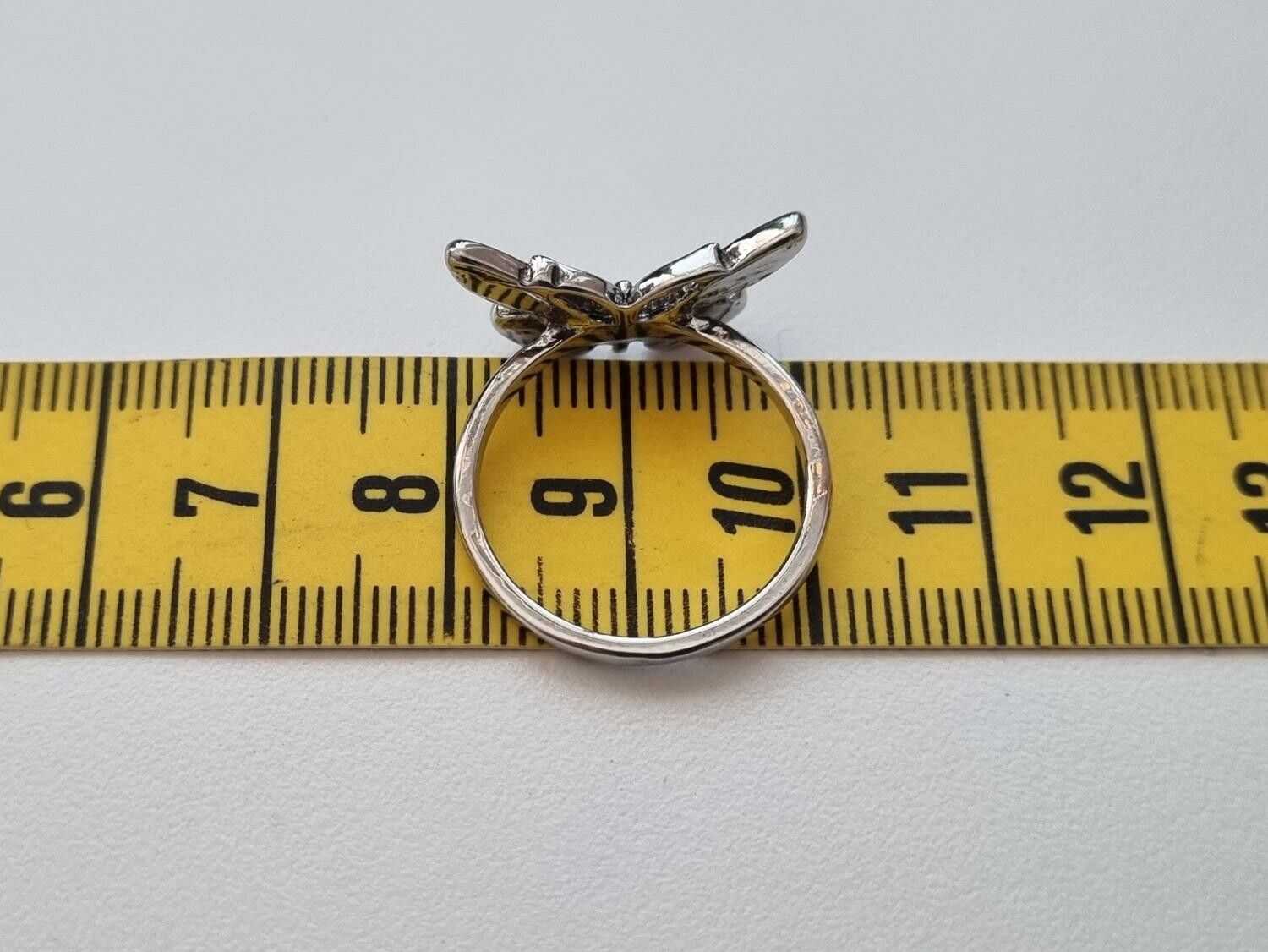 Silverfärgad ring - Fjäril (18,1 mm innermått, vikt 2 gram)