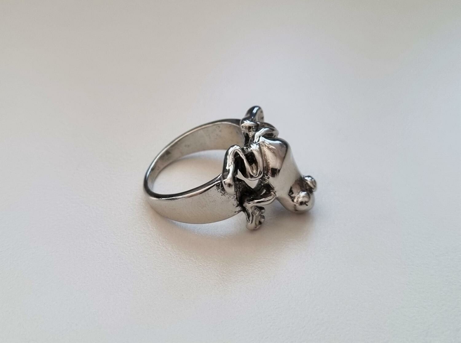 Silverfärgad ring - Groda / padda (18,1 mm innermått, vikt 7 gram)