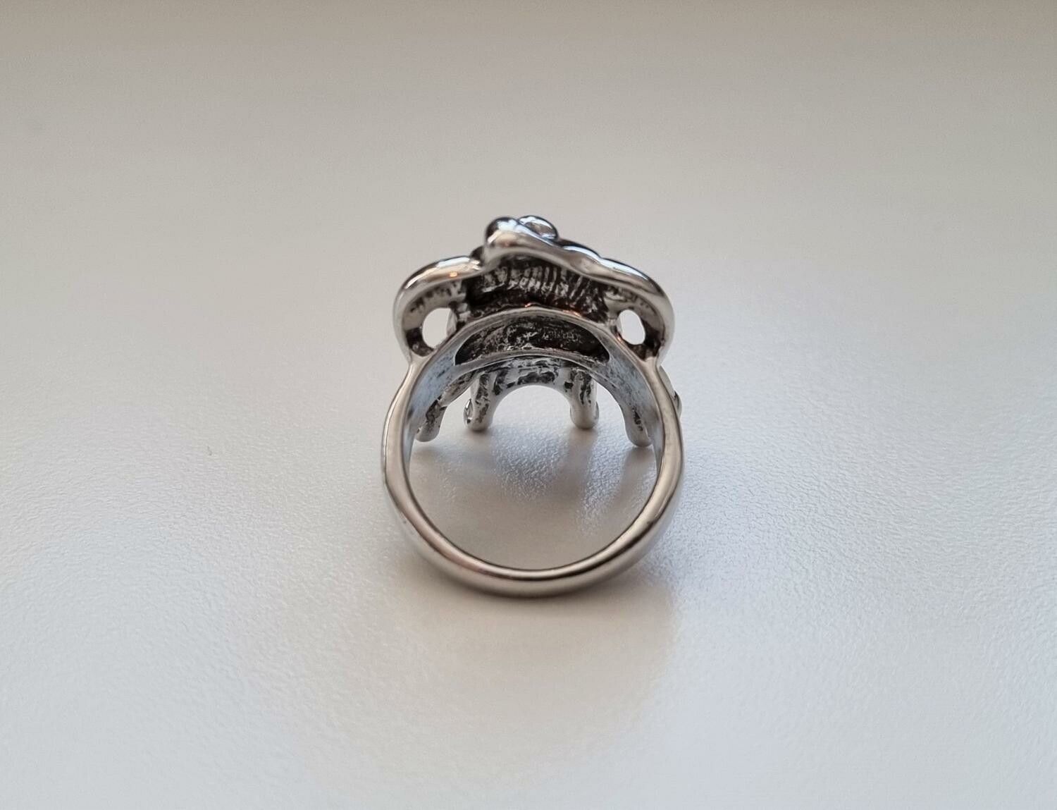Silverfärgad ring - Joker / Narr (17,4 mm innermått, vikt 9  gram)
