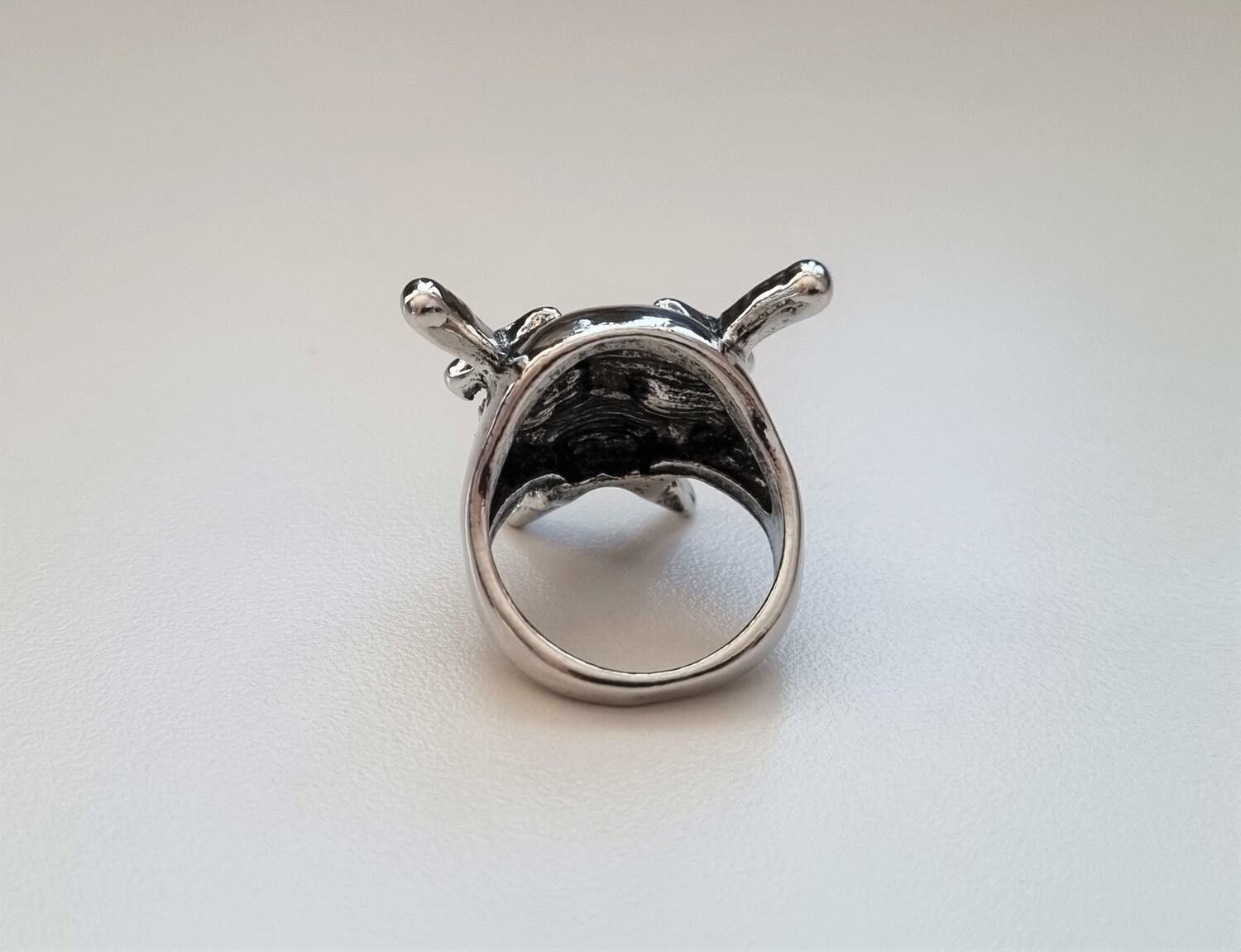 Silverfärgad ring - Dödskalle (17,3 mm innermått, vikt 9 gram)