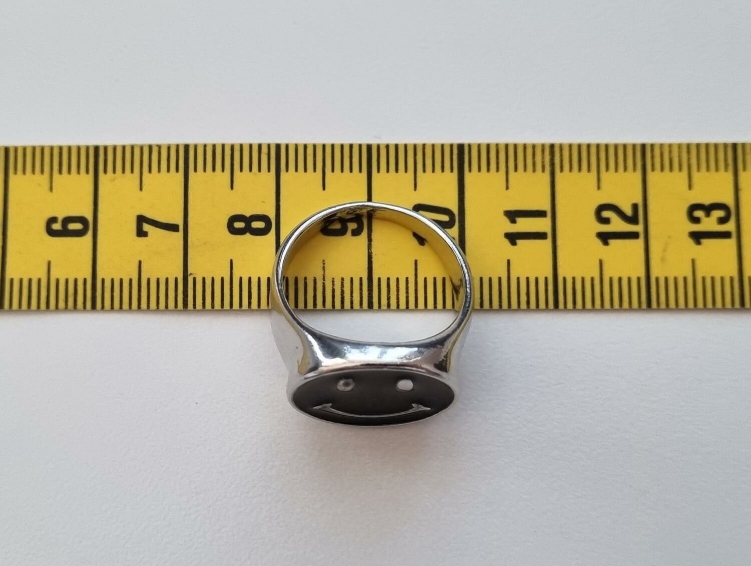 Silverfärgad ring - Smiley, smileyface (18,4 mm innermått, vikt 7 gram)