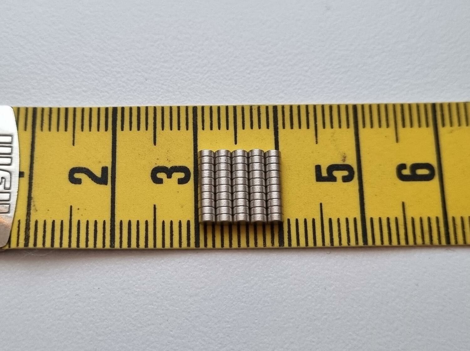50 st Neodymium magneter (2x1 mm) runda magneter