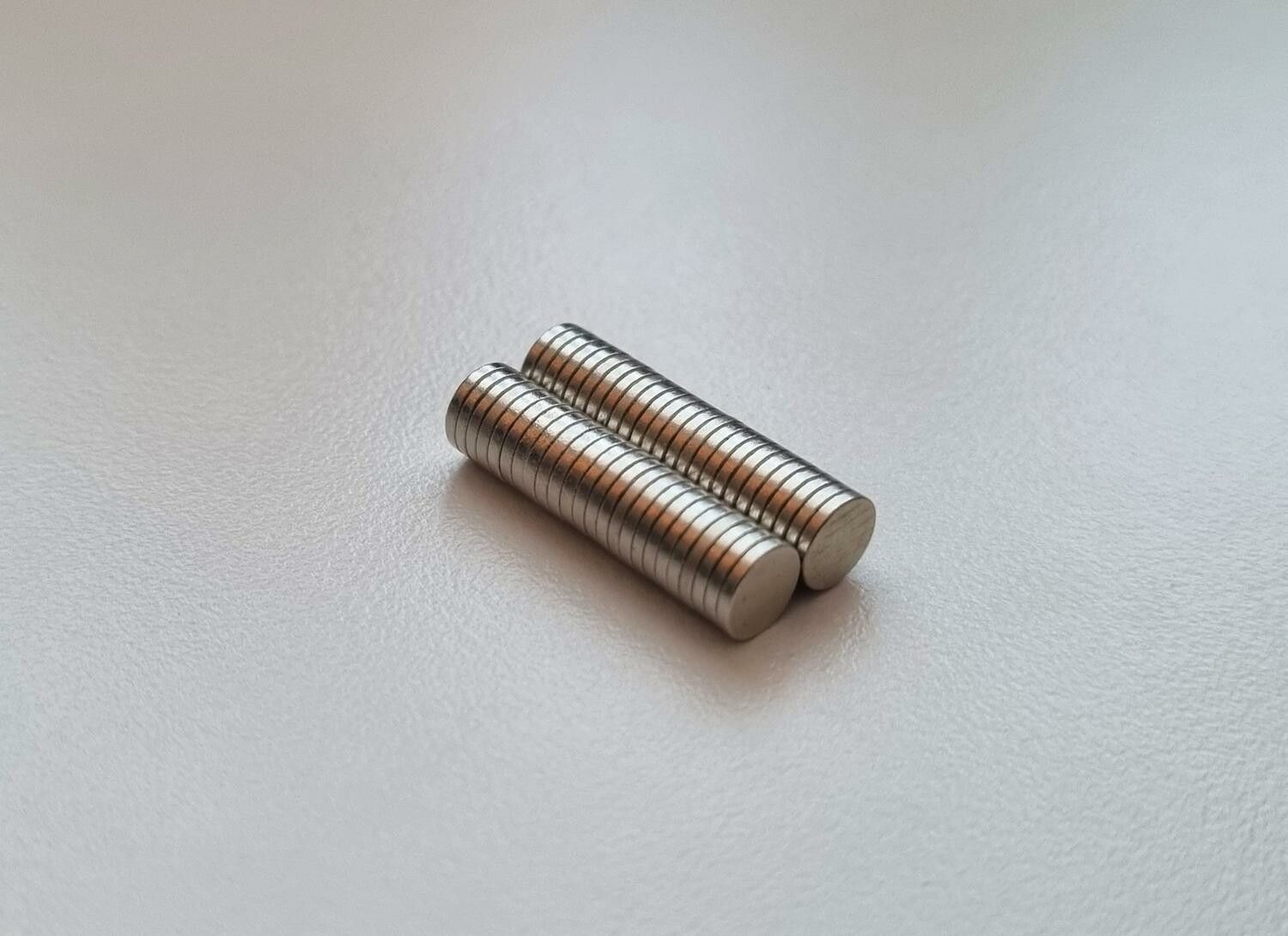 50 st Neodymium magneter (5x1 mm) runda magneter