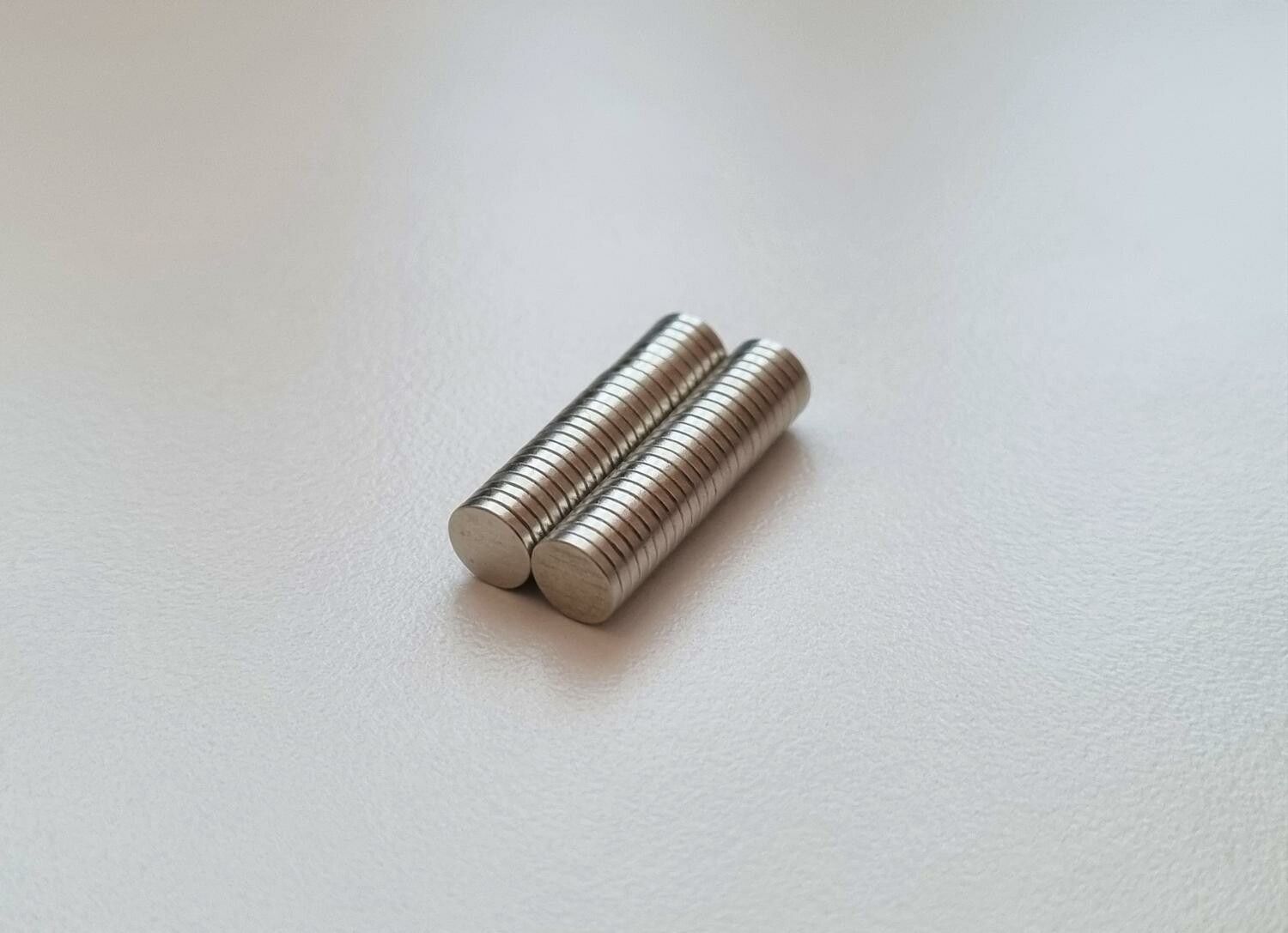50 st Neodymium magneter (5x1 mm) runda magneter